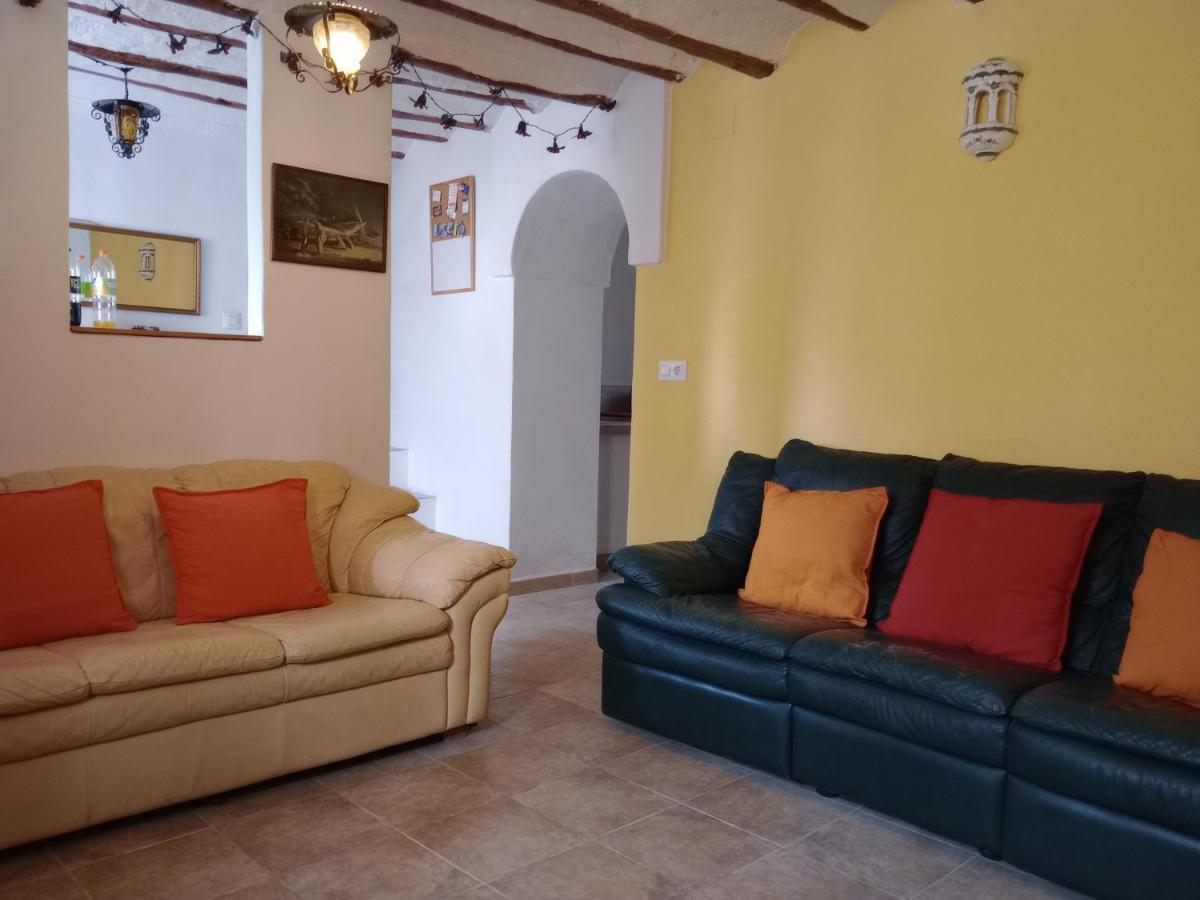 Casa En La Plaza, Hinojares - Ideal For Exploring The Area Bagian luar foto