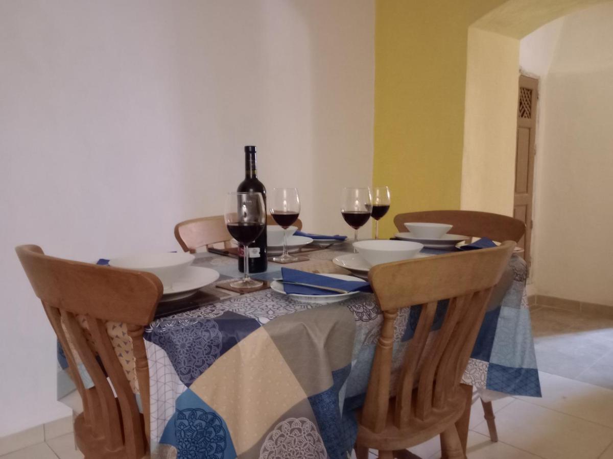 Casa En La Plaza, Hinojares - Ideal For Exploring The Area Bagian luar foto